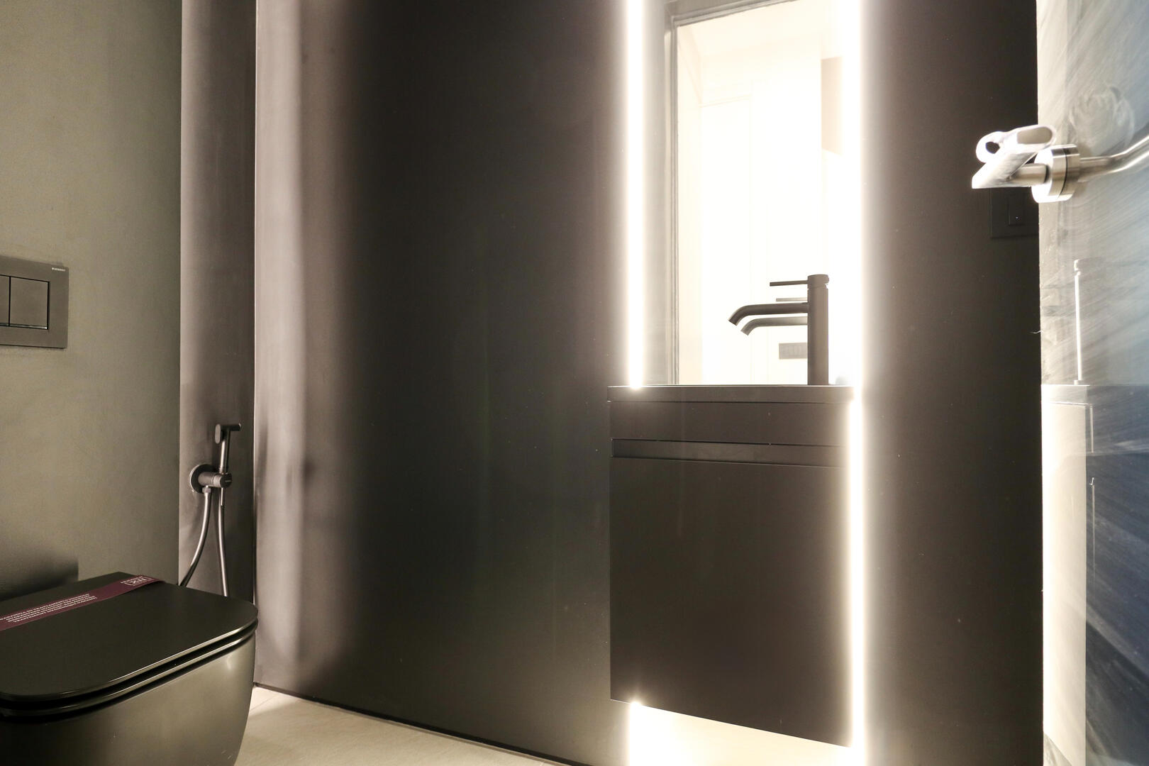 Half-Bathroom on the ground floor